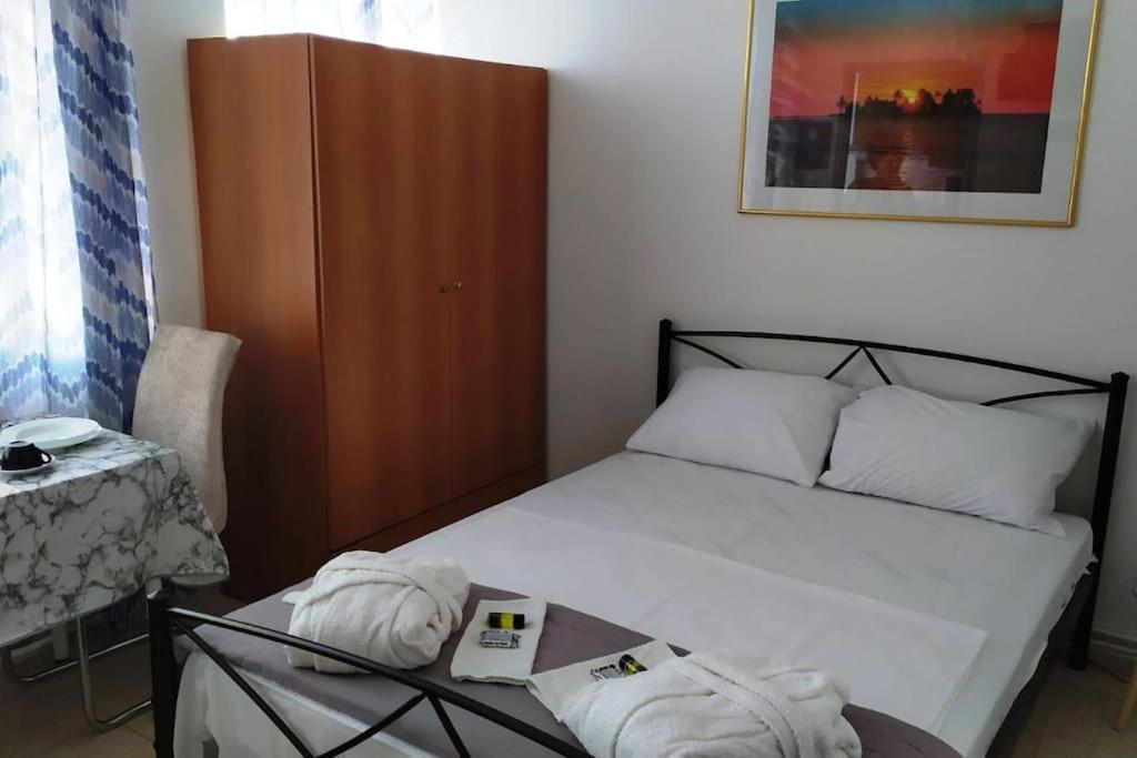 Apartment κεντρικό στούντιο στην καρδίτσα. *